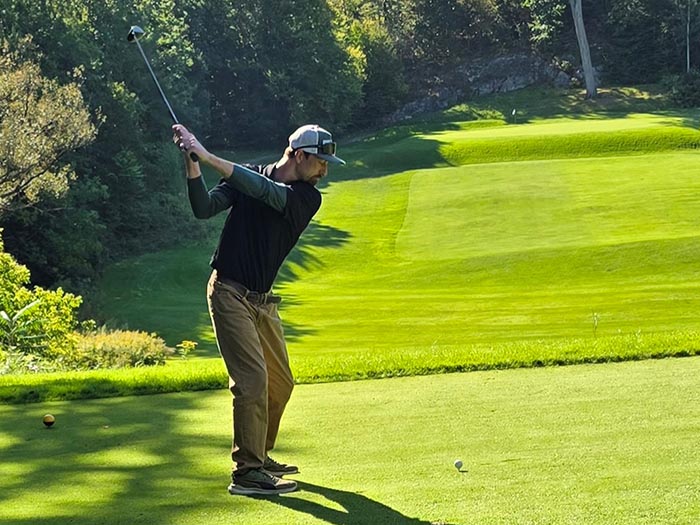 Solo golfer