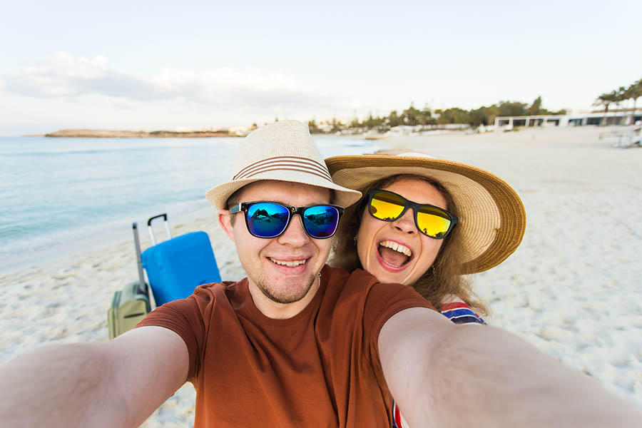 Image of couple traveling on vacation